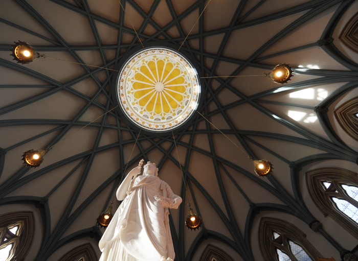 A view from the floor of the Main Library up into the dome